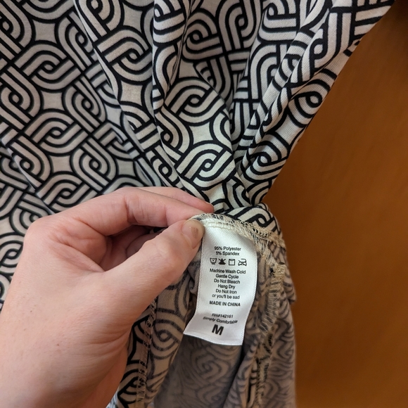 LuLaRoe Perfect T - Picture 3 of 6